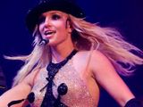 Britney Spears topless in concert